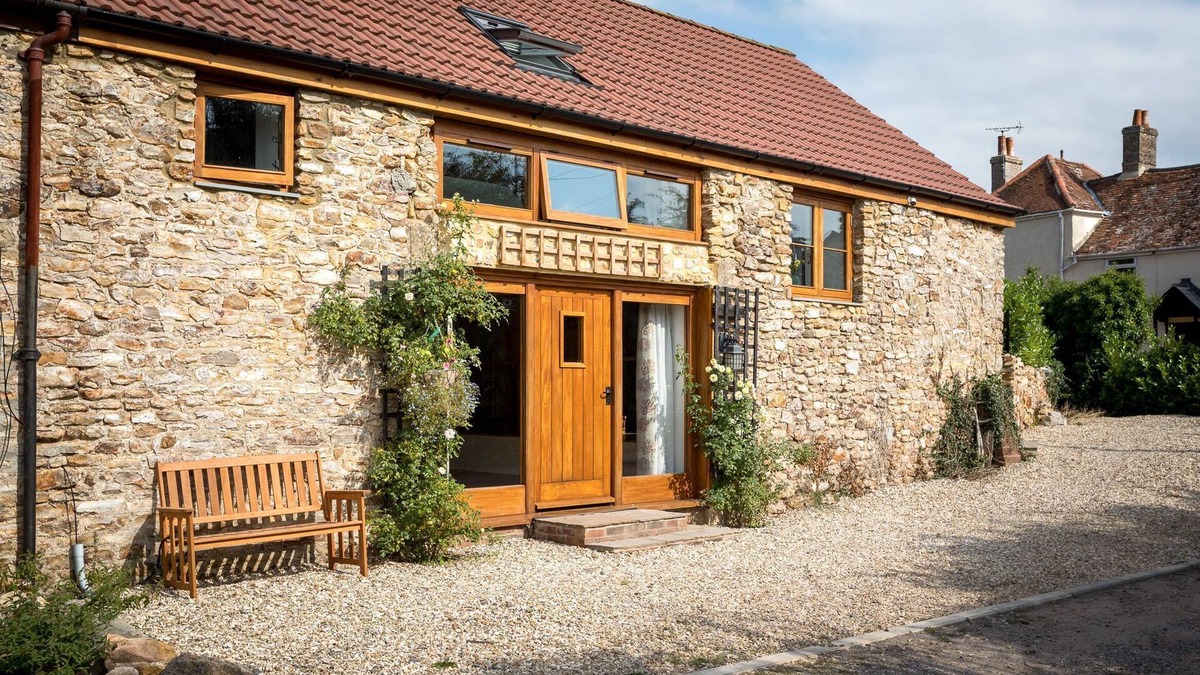 Trull House | Apple Tree Barn - a barn that sleeps 7 guests in 3 bedrooms