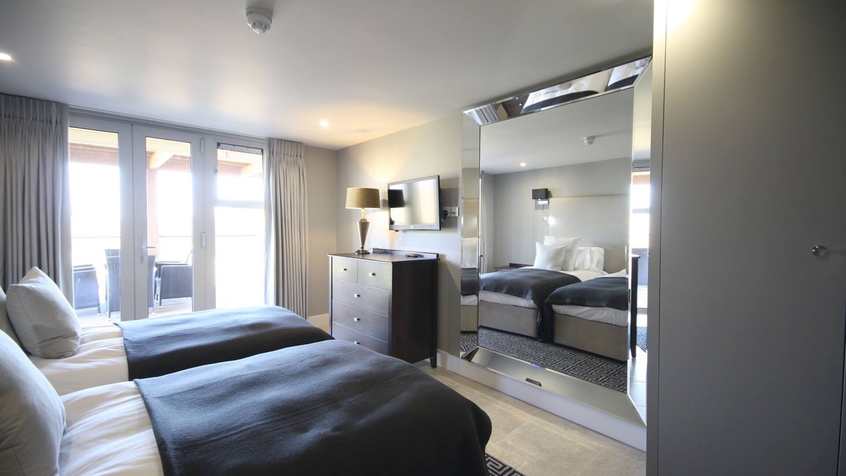 Stoke by Nayland Cabin | Apple Tree Lodges