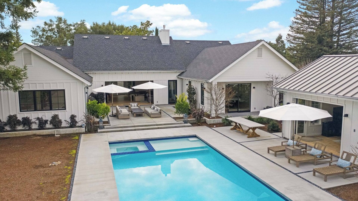 Sonoma House | Apple Tree - Your luxury modern farmhouse awaits. 30+ Day Luxury Rental
