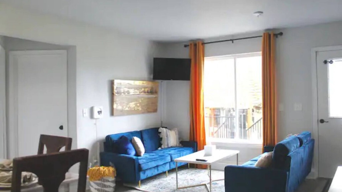 Eugene House | Appletree Guesthouse (amidst Oregon wine country)