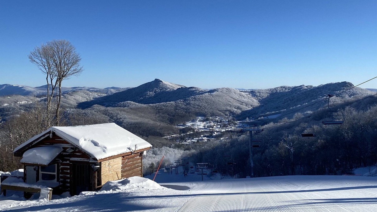 Sugar Mountain Condo | APPresSki - 5 bed Ski in Ski out - 50 Steps to Ski Sugar Mountain Slopes