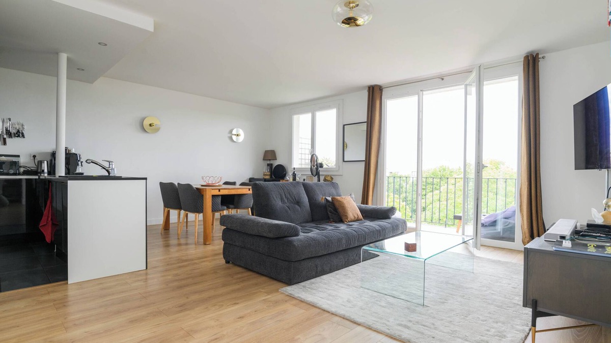 Saint-Cloud Apartment | Appt St Cloud near Paris, Versailles and Golf. Free parking