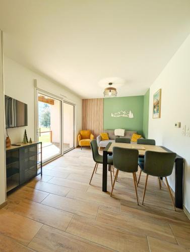 Peyragudes Apartment | Appt T3 bord du lac avec jardin