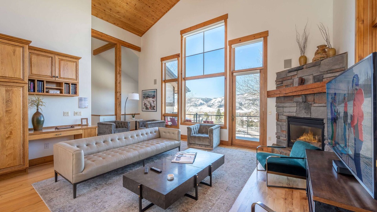 Steamboat Springs House | Apres Lodge South | Near Steamboat Resort | Private Deck | Hot Tub