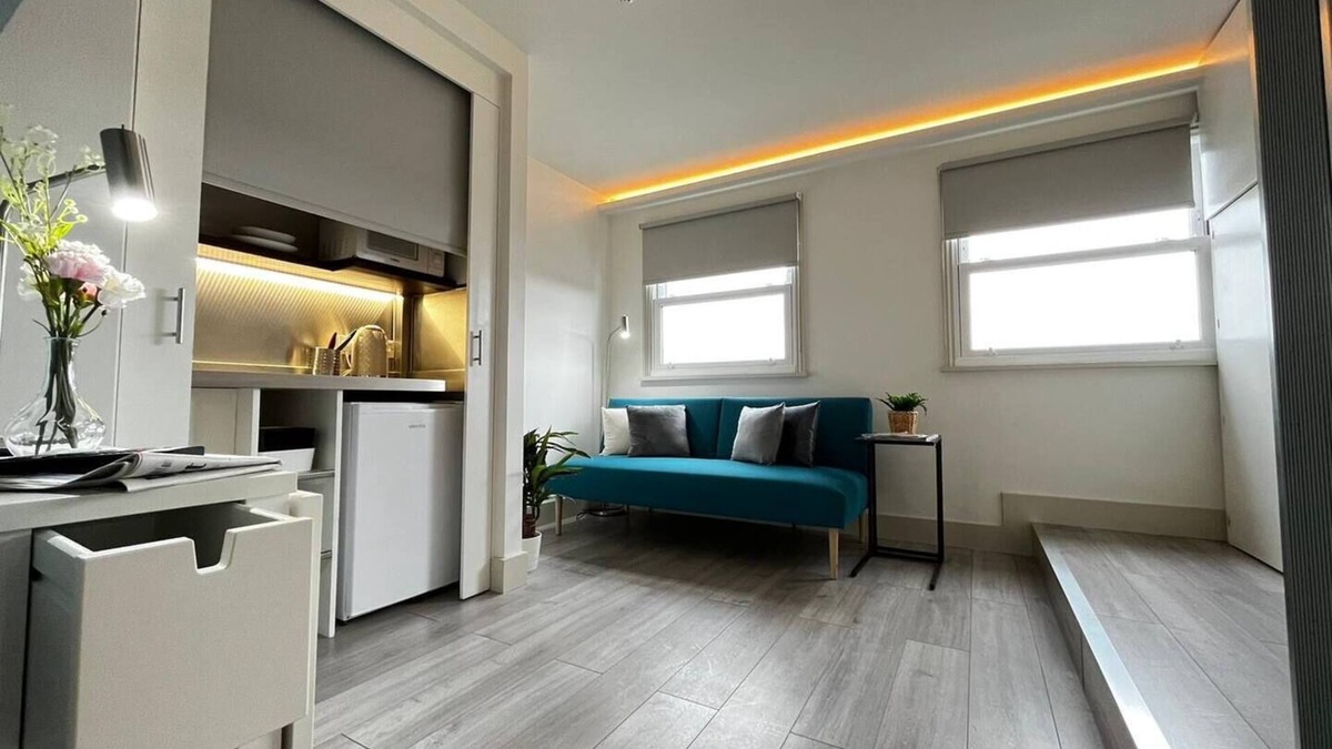 Hove Apartment | Apt. 09 - Stylish Studio Steps from Sea & Promenade