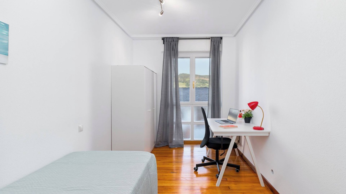 Colindres Condo | Apt 3H : Spacious and Cozy : Ideal for Families