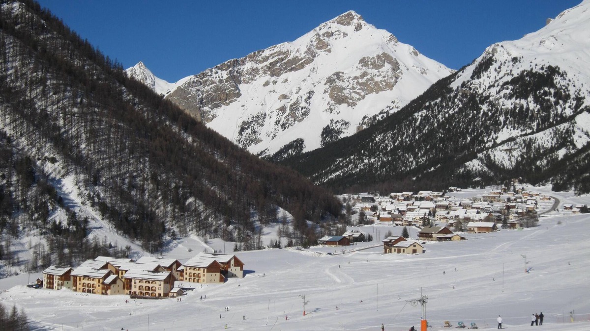 Arvieux Apartment | APT * 4 people, the slopes at the end of the skis, the swimming pool within reach