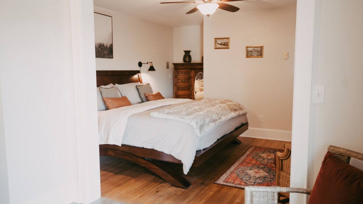 University District Apartment | Apt. #5- Goldsmith's Riverfront Inn- Bitterroot Apartment