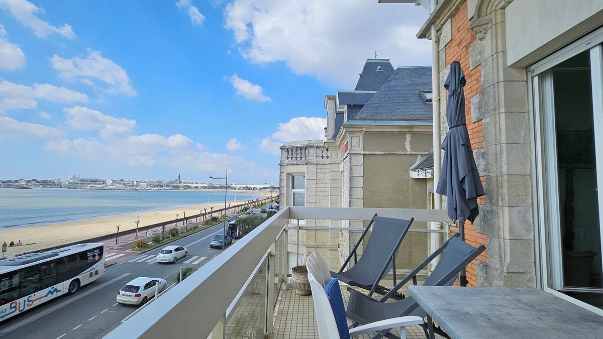Royan Apartment | Apt 5 pers, sea view, elevator, parking