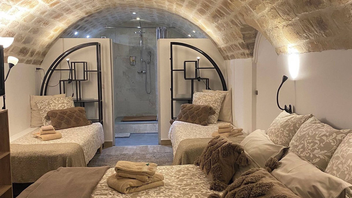 Batignolles Apartment | APT 70m2 5mns Montmarte, Moulin rouge, 3mns metro, heart of Batignolles