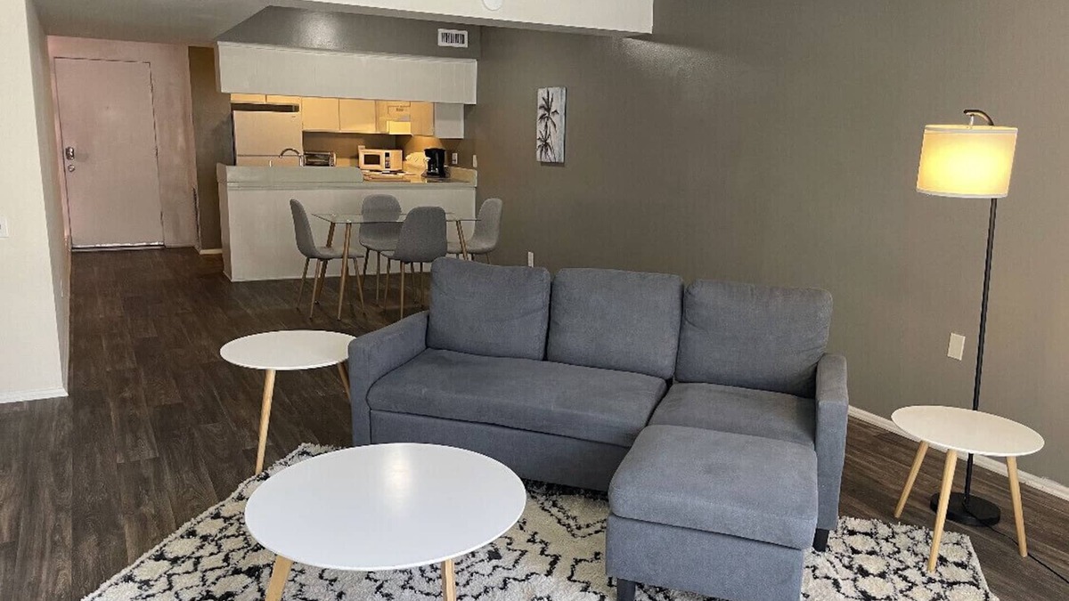Historic Tennis Club Apartment | Apt B - 1bed/1bath furnished, private fenced patio in downtown Palm Springs!
