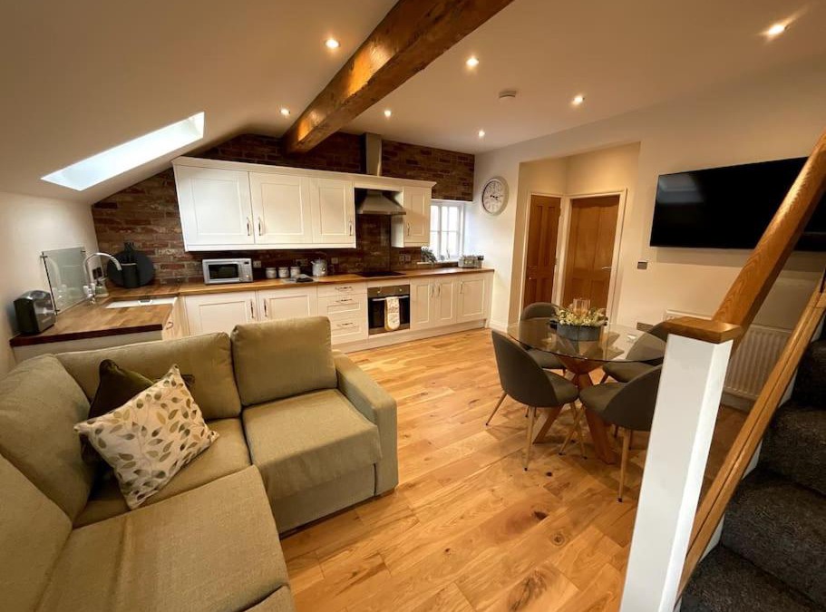Market Weighton Apartment | Apt D in Old Grade 2 Converted Farmhouse