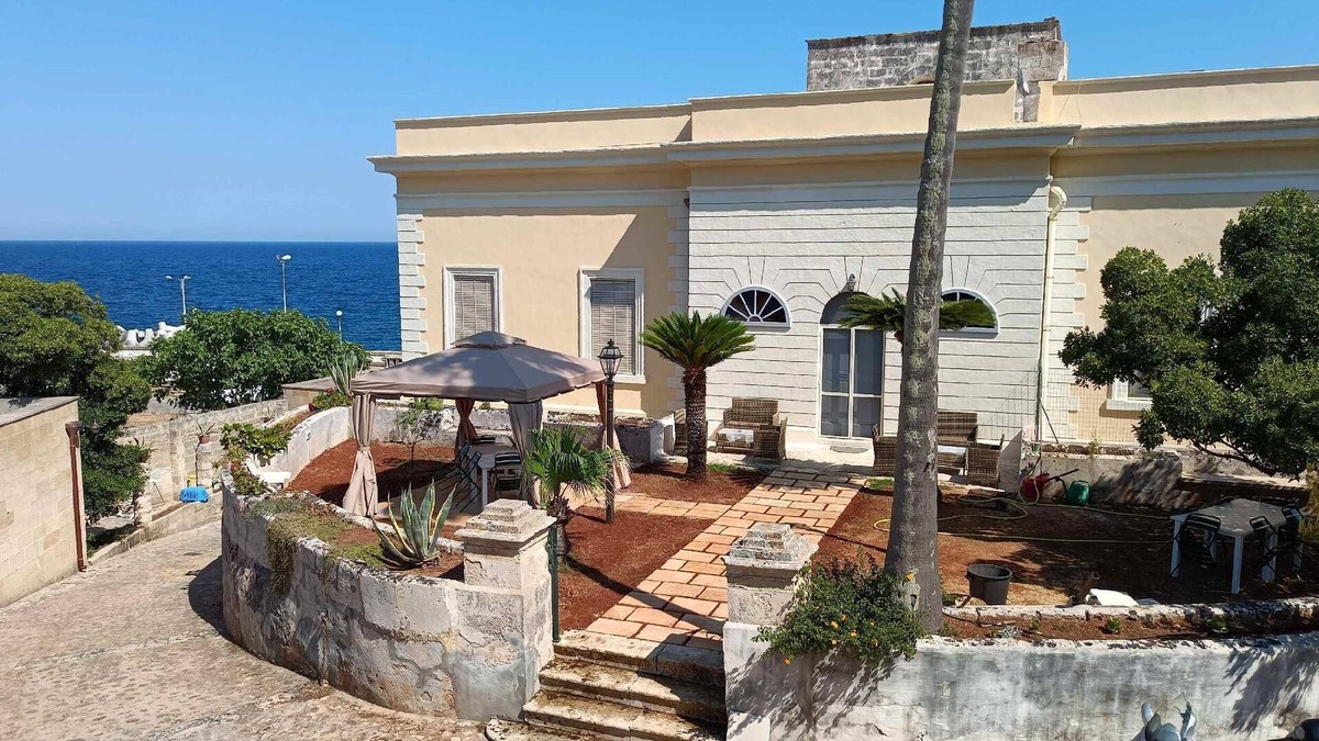 Porto Tricase House | Apt Francesca - Villa Risolo by Love Sud