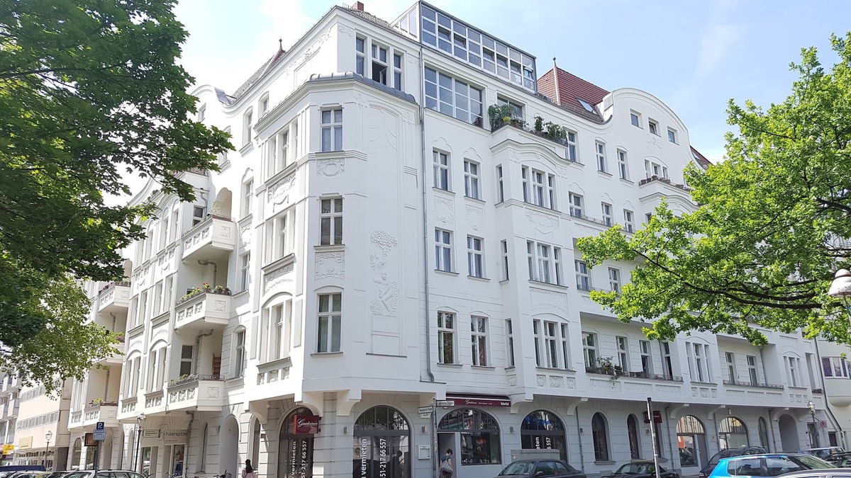 Wilmersdorf Apartment | Apt "Gasteiner" with EXTRAS - 2 bedroom box spring beds & office desk - 24h check-in