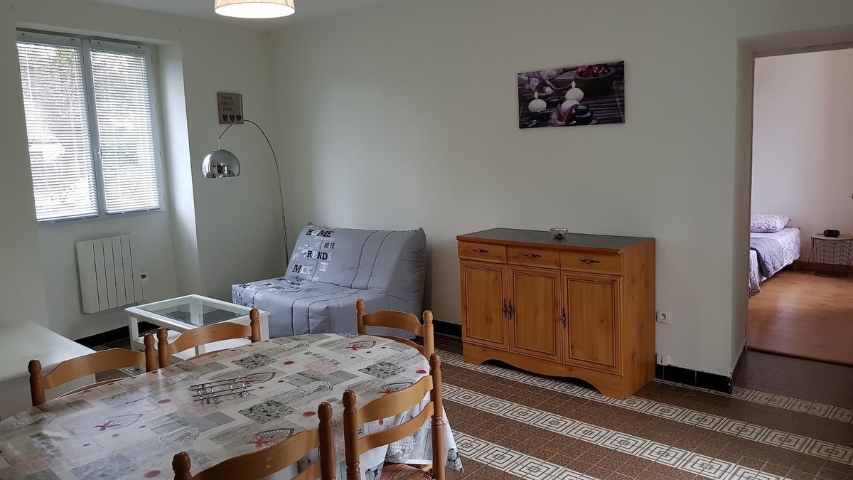 Chasseneuil-du-Poitou Apartment | APT T2 1 - 6 people with terrace & garden 3 minutes from the Futuroscope