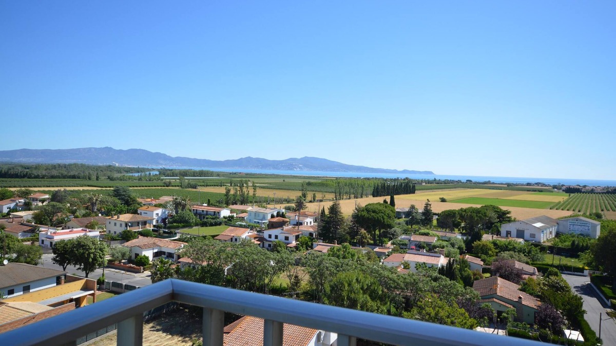 Bon Relax Apartment | Apt TCanigo 8D - Swimming pool and communal parking, Wifi, A/C, fantastic views.