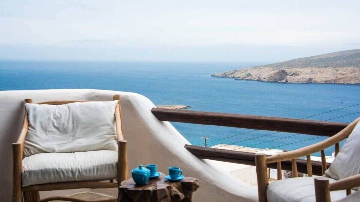 Agios Sostis Apartment | Apt with Amazing Balcony View of Mykonos