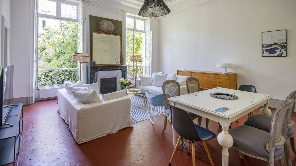 Palais de justice Apartment | Apt with garden view near the Old Port