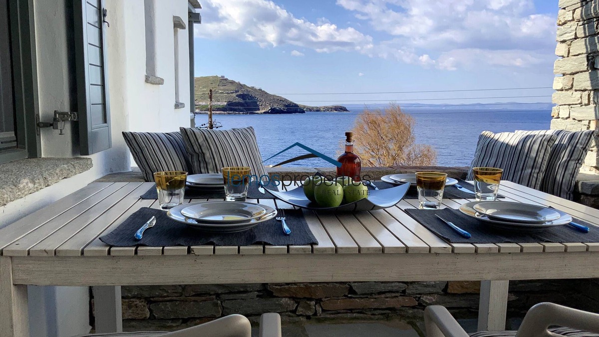 Vourkari Apartment | "Aqua Blue", a maisonette only 100 meters from the beach of Gialiskari