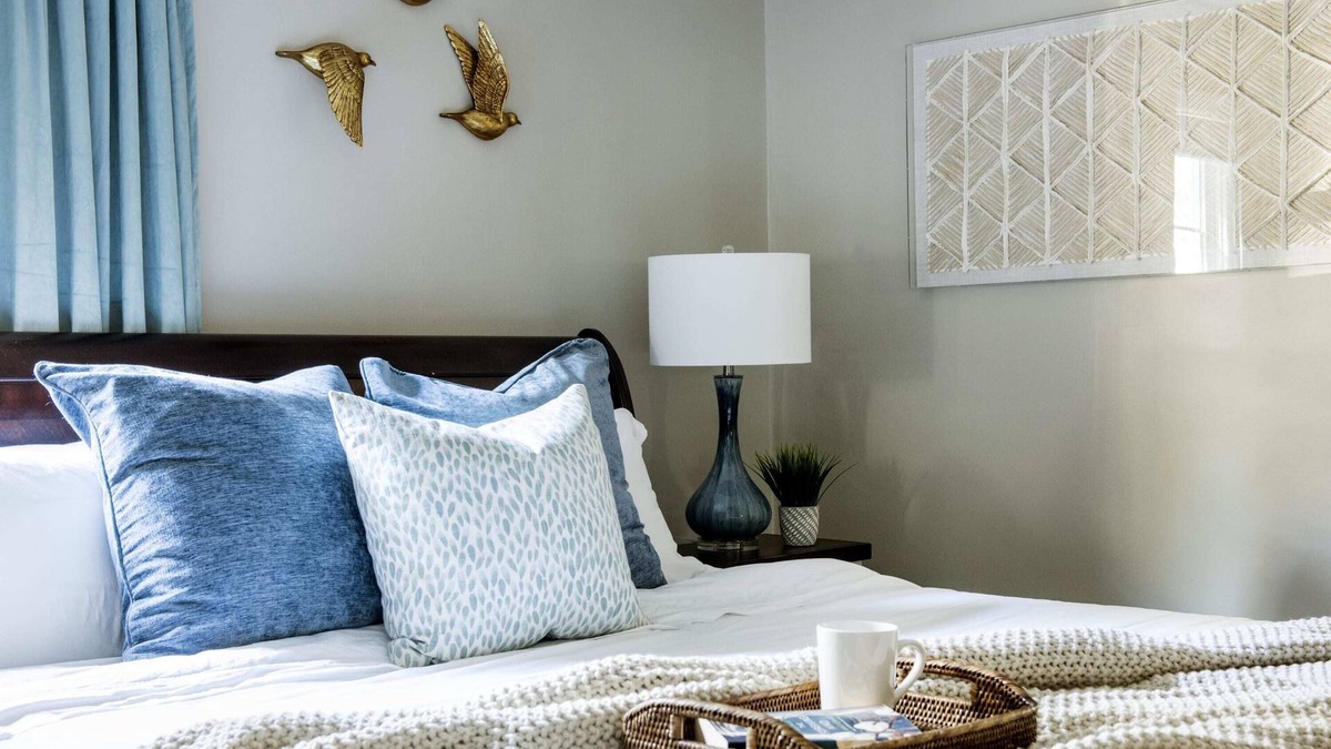 Lindridge-Martin Manor House | Aqua Villa Summary: T
