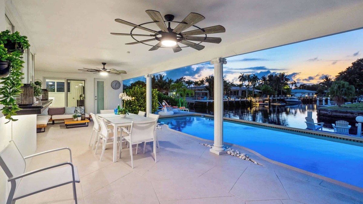 Landings House | Aqua Vista: Waterfront Pool Home Near Beach