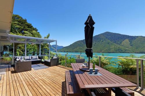 Moetapu Bay House | Aquamarine Dreams - Marlborough Holiday Home