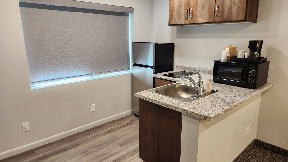 Bicknell Hotel | Aquarius Inn