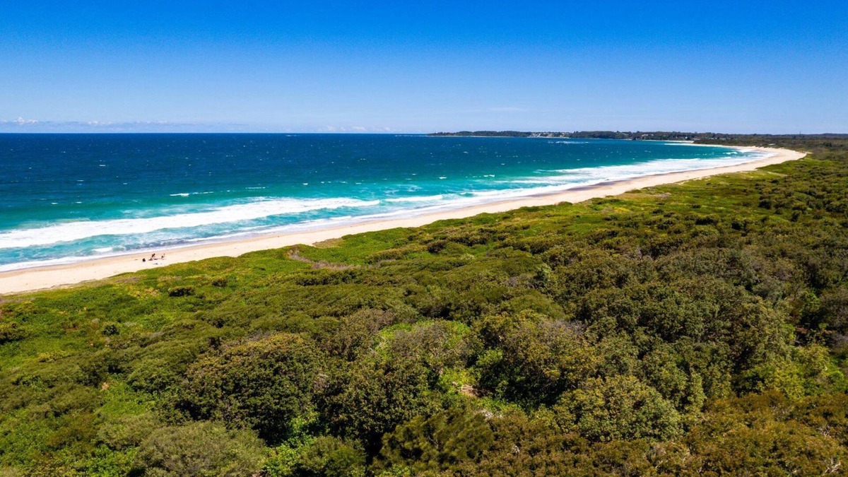 Budgewoi House | Aquavista; Beach, Lake, Ping Pong and Pool Table.