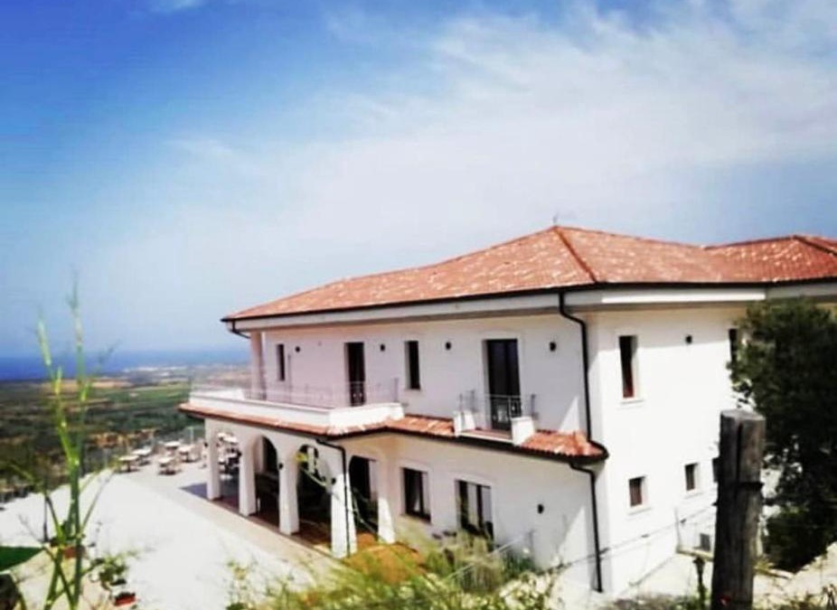 Ciro House | Aquila D'oro