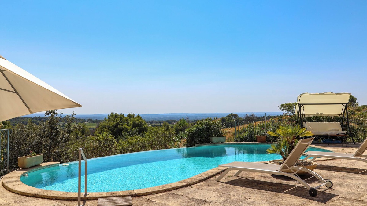 Saint-Hippolyte-le-Graveyron Villa | ✨Architect-designed villa with infinity pool and exceptional natural setting✨