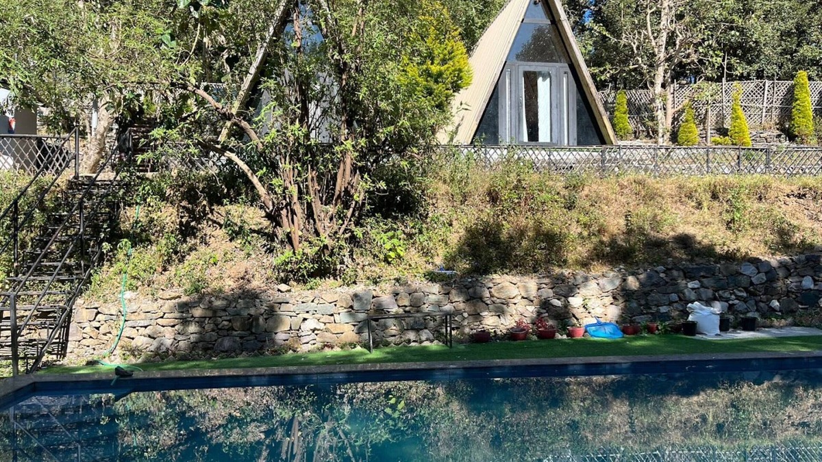 Bhimtal Hotel | Arahnyam Pool Side Cafe & Resort