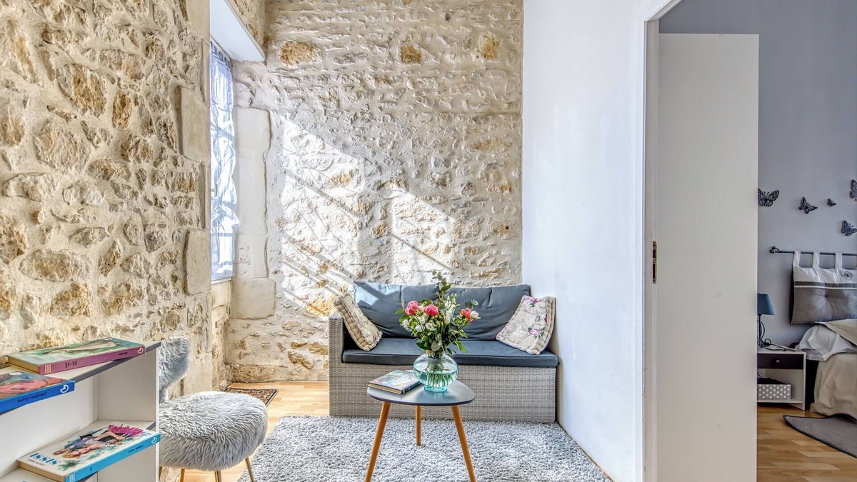Lesparre-Medoc House | Arc-en-Ciel House in Lesparre-Médoc – 3 Bedrooms, Private Courtyard & Barbecue