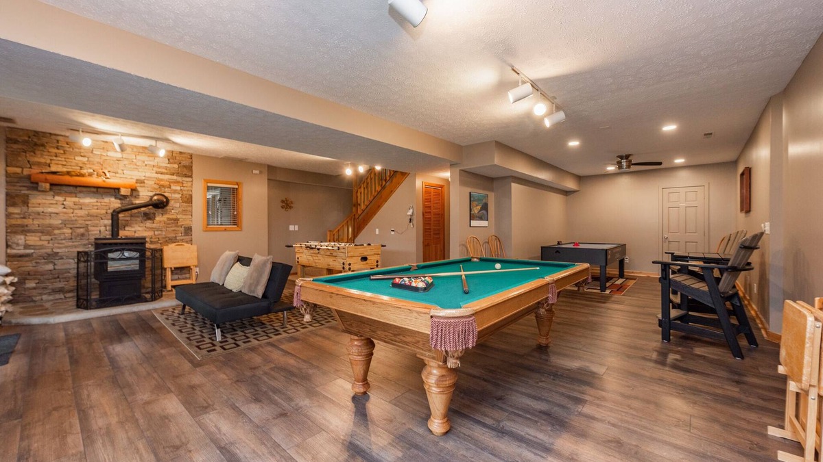 McHenry House | Arcadia: Lakefront, Ski Area, Private Dock, Hot Tub, Covered Gazebo!