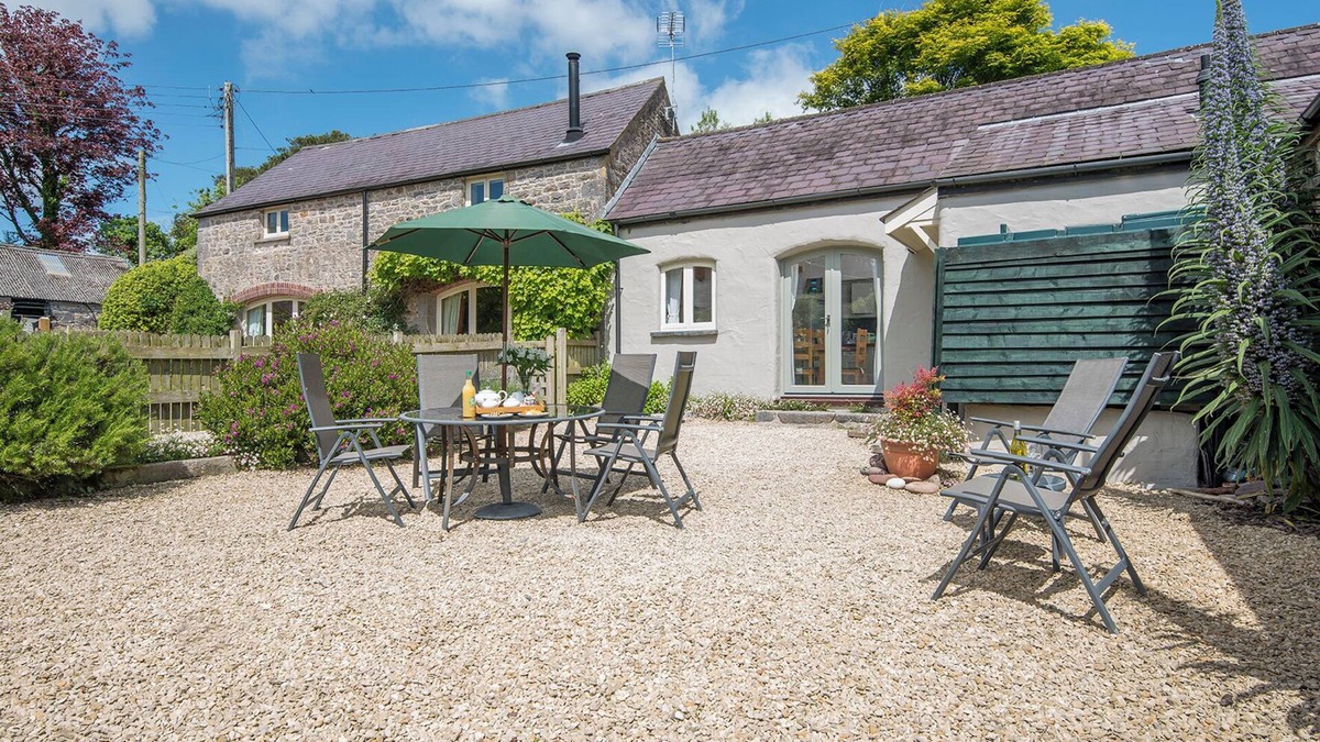 Stackpole Cottage | Arch Barn, Holiday Cottage St Twynnells, Nr Bosherston | Stackpole, Sleeps 6, 3 bedrooms, bathrooms