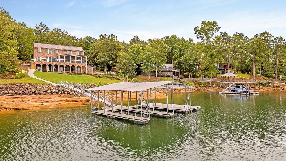 Crane Hill House | Arches: 8 BR, 8 BA House in Crane Hill, Sleeps 24