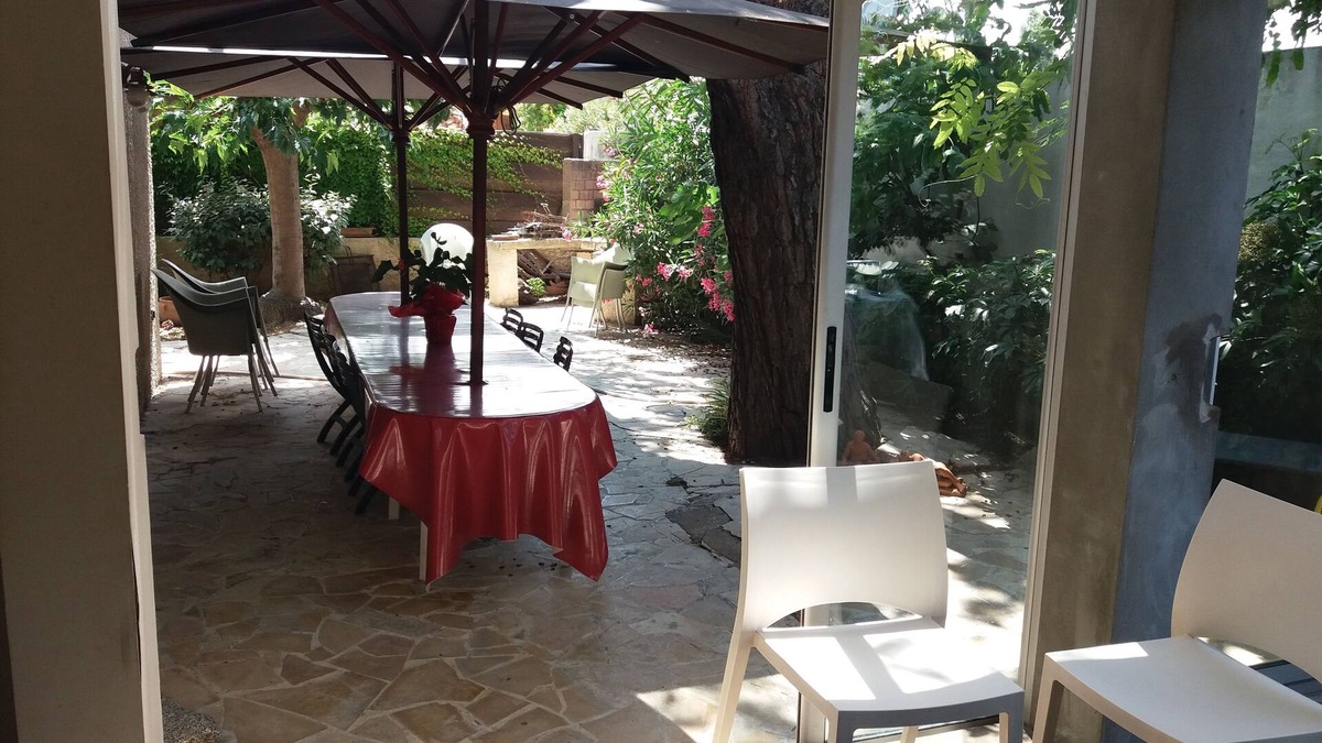 Les Arenes Villa | Architect-designed house for rent in Canet-en-Roussillon, 10-minute walk from the beach