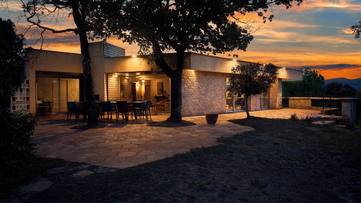 Saint-Romain-en-Viennois Villa | Architect-designed villa in Provence at the foot of Mont-Ventoux