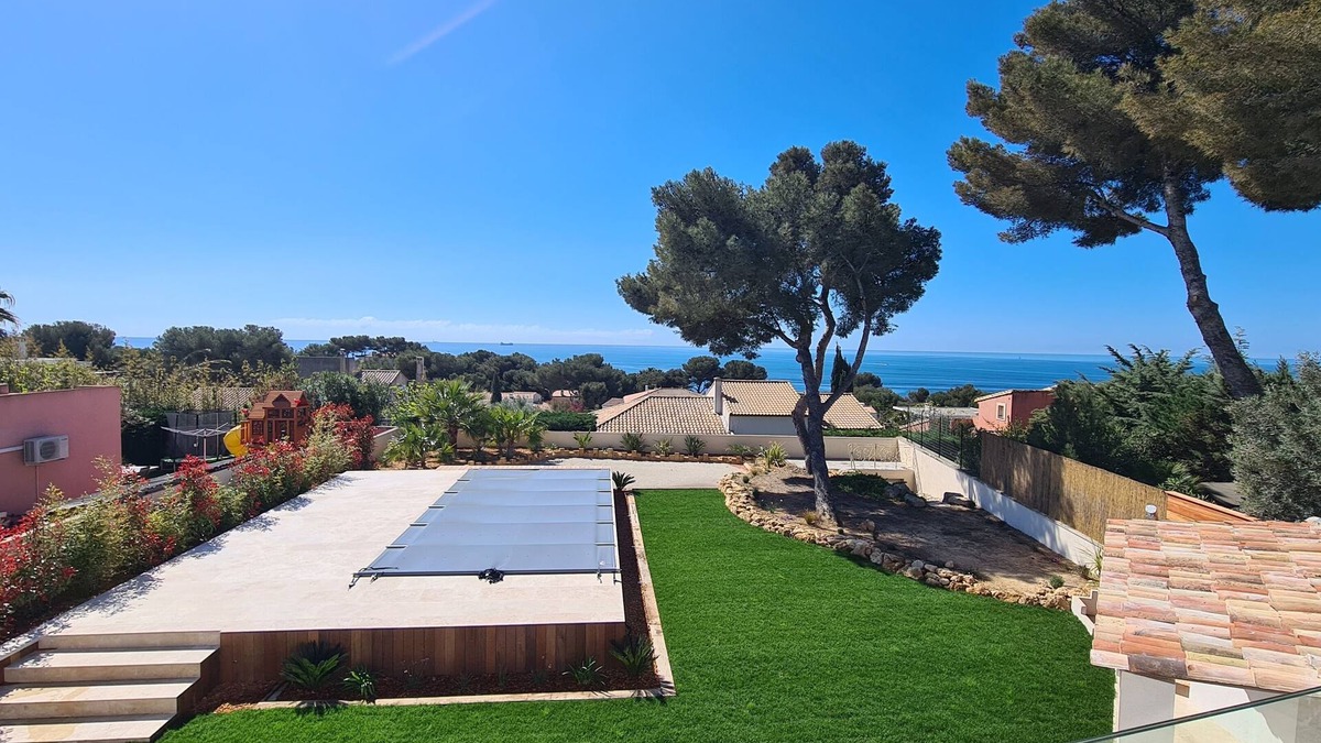 Carry-le-Rouet House | Architect-designed house with sea view 5 min. from beach and cove