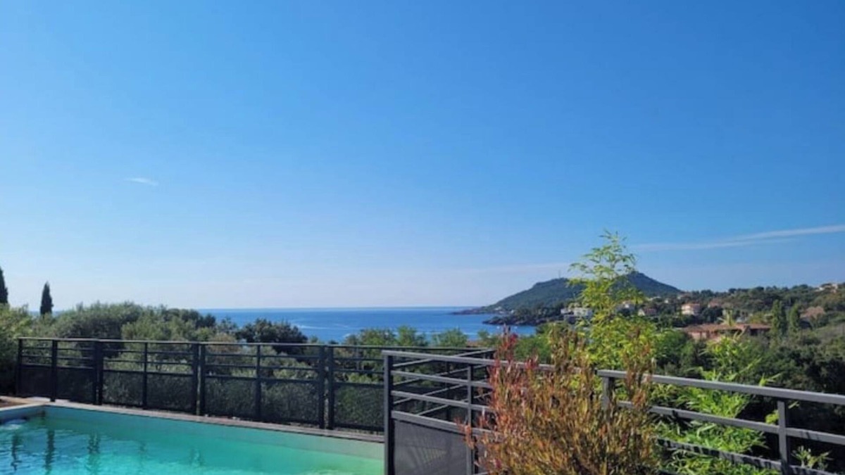 Agay Villa | Architect-designed villa overlooking Agay bay