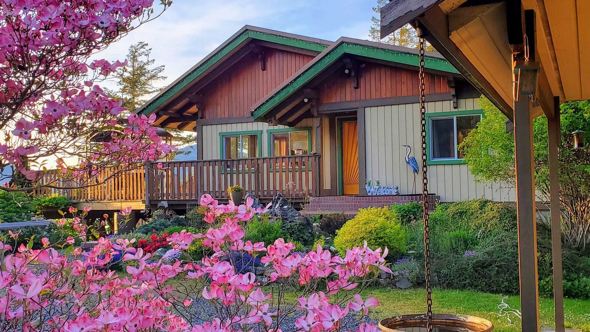 Juan de Fuca Electoral Area House | Architect Designed And Decorated Waterfront House, You Have The Whole House!