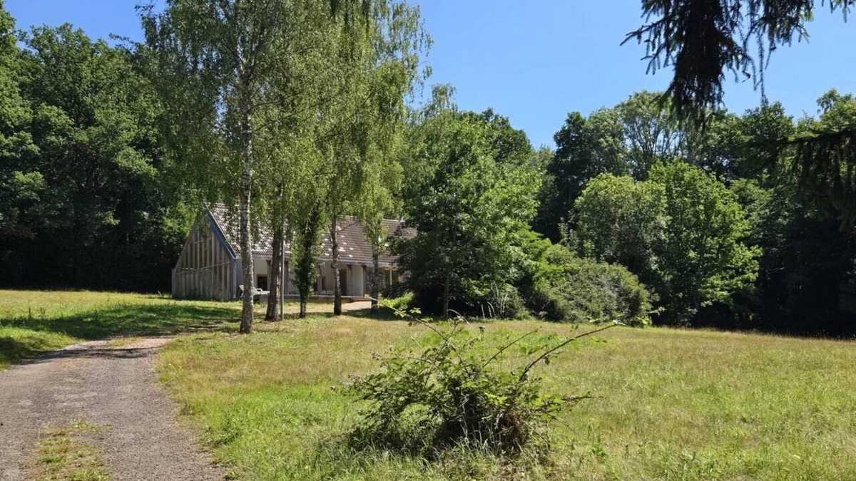Les Genettes House | Architect-designed house: calm and nature combined