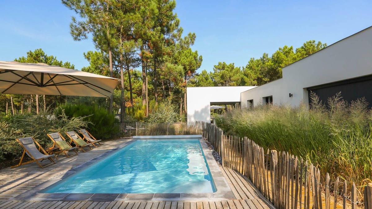 La Palmyre House | Architect designed villa, 7 bedrooms, 7 bathrooms, heated pool, services, 300m from the sea