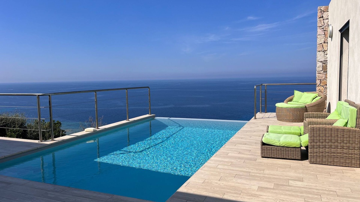 Occhiatana Villa | Architect-designed villa with sea view