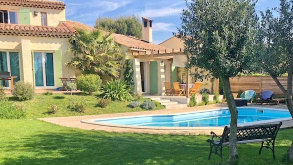 13th Arrondissement House | Architect-designed villa with swimming pool and large garden