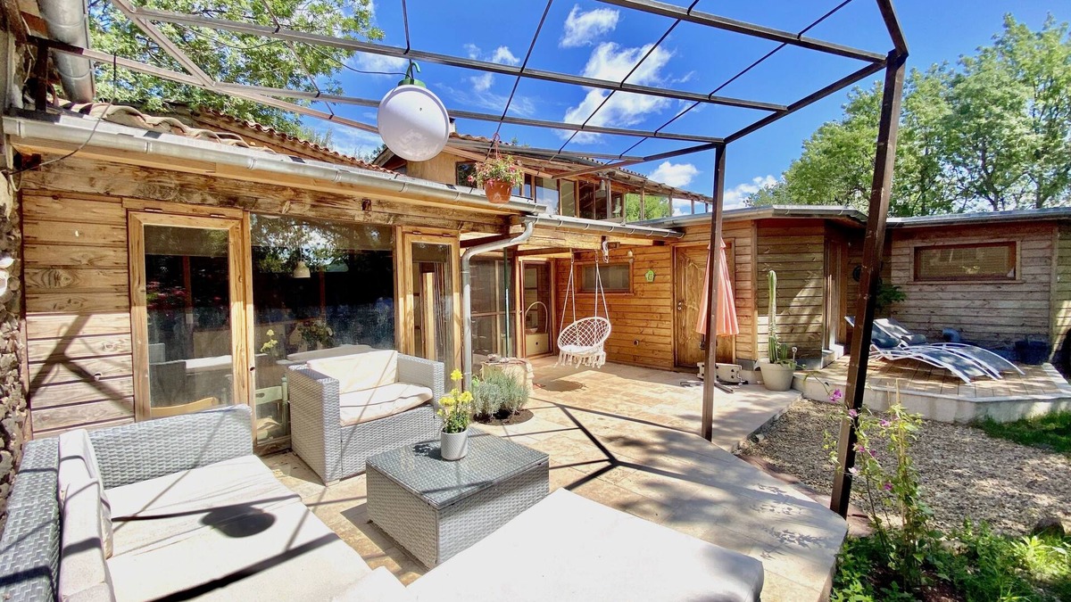 Celles House | Architect-designed wooden house 2 minutes' walk from the beaches of Lake Salagou