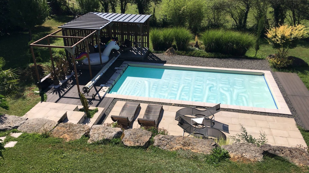 Villeneuve d'Aveyron House | Architect house with terraces and outdoor swimming pool near medieval village