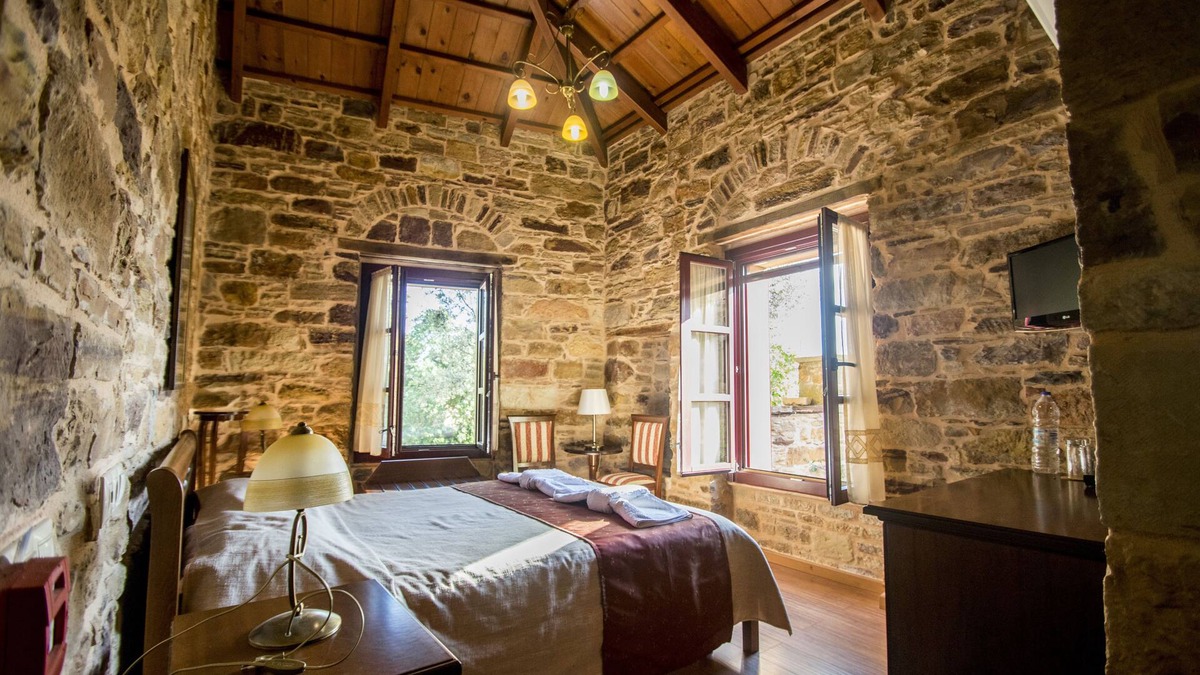 Kambos Hotel | Archontiko Riziko