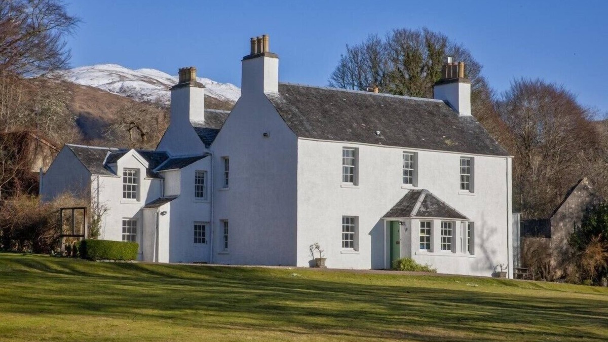 Oban Cottage | ARDCHATTAN MANSE, pet friendly, character holiday cottage in Oban