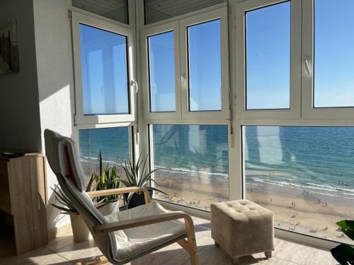 Cadiz Apartment | ARENA y Mar Sunny Home by Cadiz4Rentals
