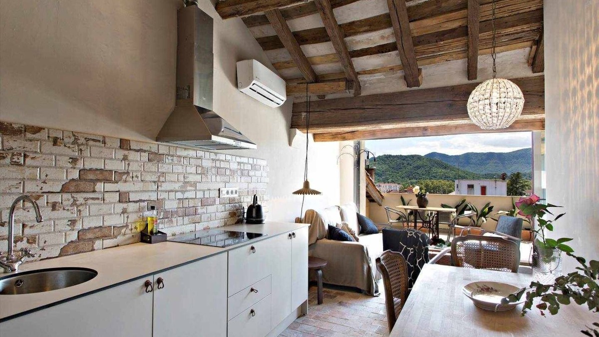 Olot Apartment | Argenter, deluxe penthouse with terrace